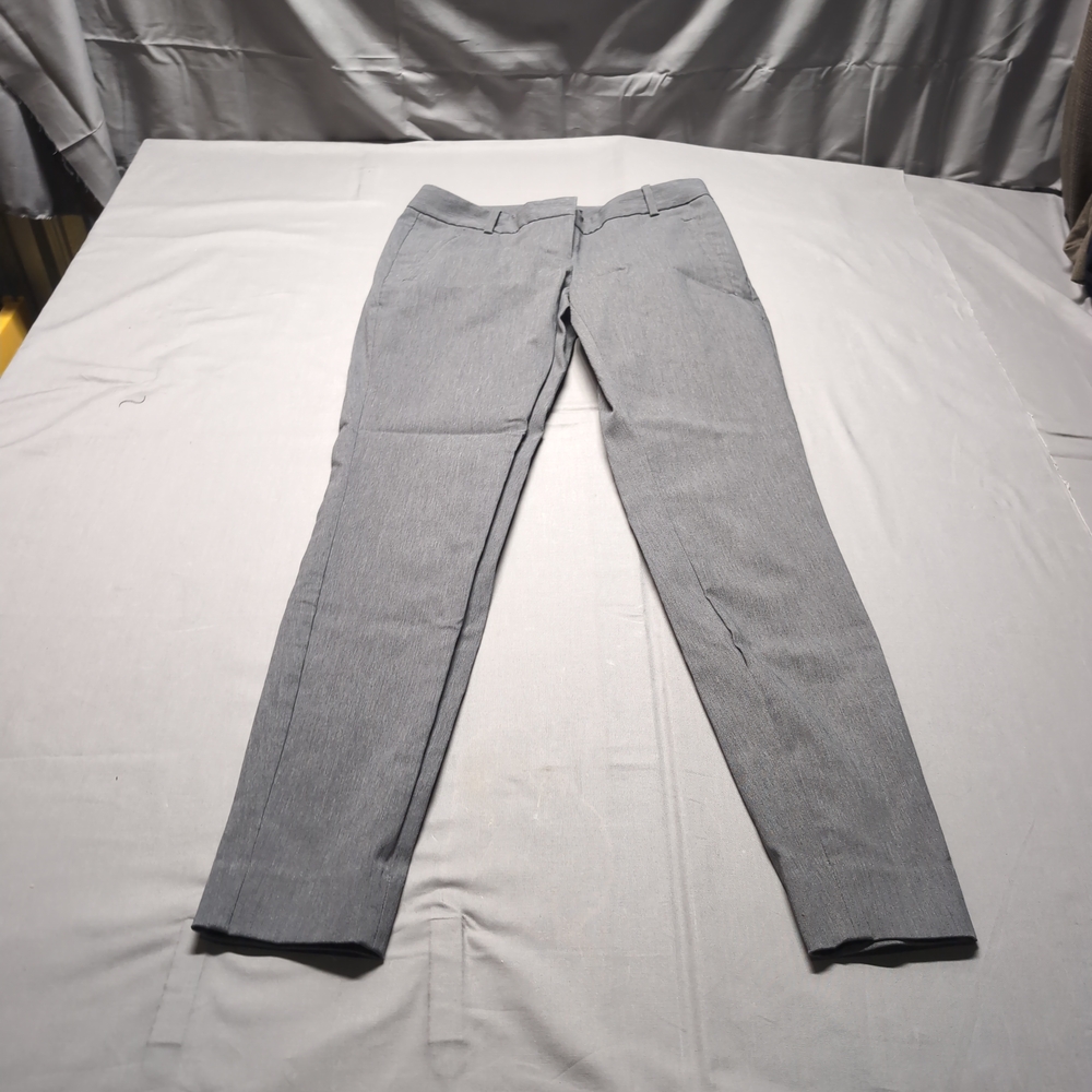 The Limited Gray Skinny Pants with Minimal Design Exact Stretch Size 2